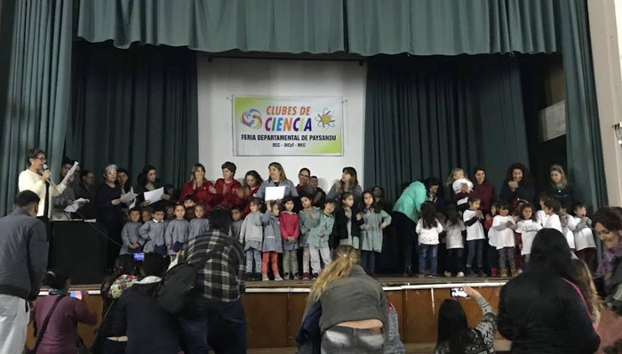 Estuvimos en la fiesta de los Clubes de Ciencia