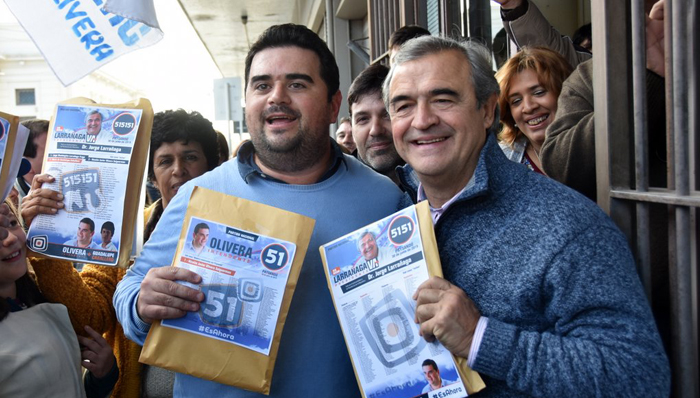 Con la presencia de Jorge Larrañaga, Olivera presentó sus listas acompañado de una gran convocatoria