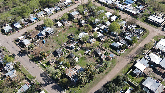 Nicolás Olivera confirmó regularización de Antena 35 y realojo de familias de varias zonas como El Espinillo