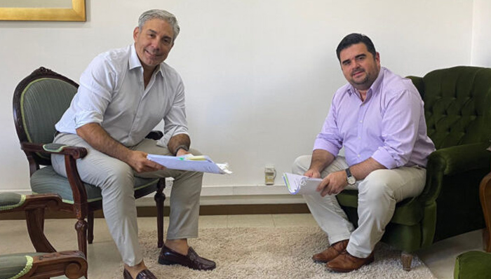 En reunión con Olivera, Robert Silva confirmó Bachillerato Bilingüe para Paysandú y apoyo a posible cesión de predios para viviendas en Parada Daymán