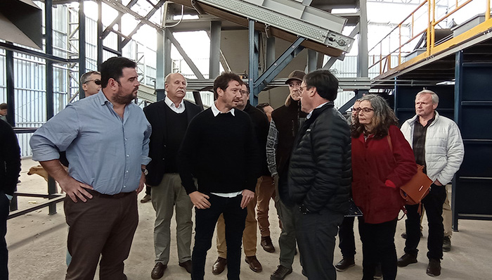 El Intendente y el ministro de Ambiente visitaron nueva planta de gestión de residuos y firmaron convenio
