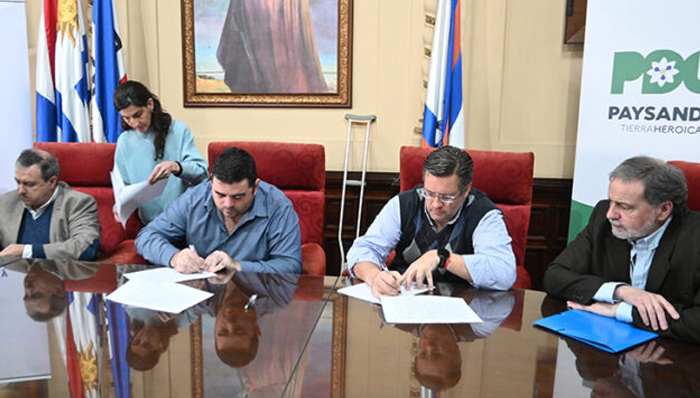 Intendencia firmó dos convenios con el Ministerio de Vivienda