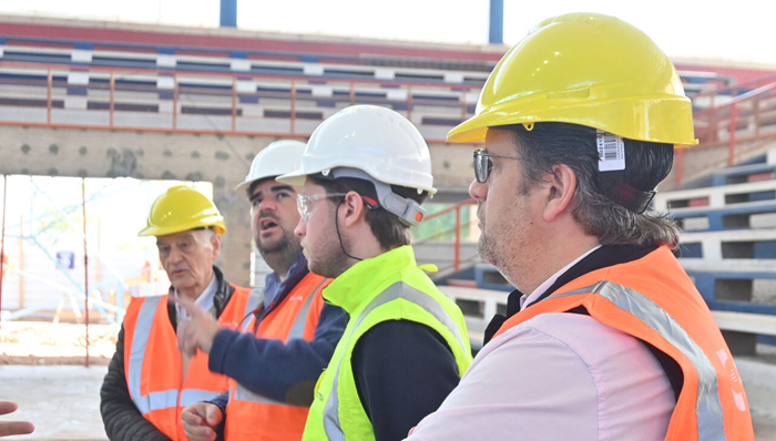 El Intendente Nicolás Olivera recorrió obras que se ejecutan en el Estadio Cerrado